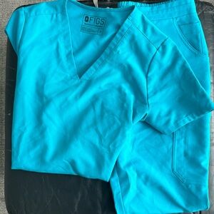 FIGS Teal Scrub Set - Size Medium